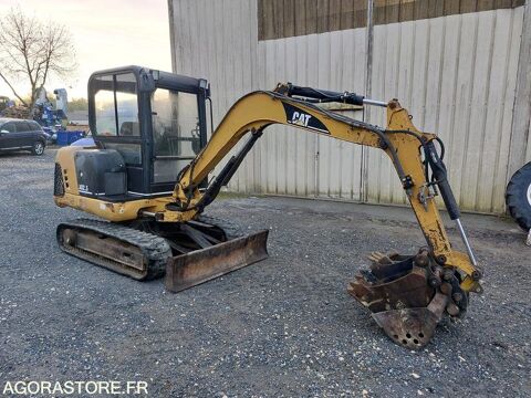 Engin de Chantier / BTP Tracto Pelle 2003 occasion R&eacute;ans 93100