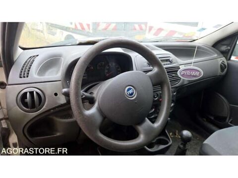 Punto ZFA18800000937897 occasion 93100 Aix-En-Provence
