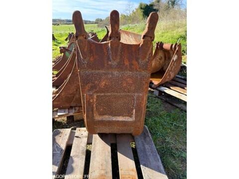 Pieces d&eacute;tach&eacute;es et accessoires Engins BTP  occasion 93100 Savignac