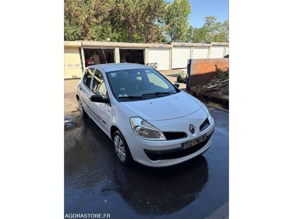 Clio VF1BR1J0H39787038 occasion 93100 Antony