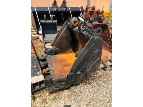Utilitaire Pieces d&eacute;tach&eacute;es et accessoires Engins BTP  occasion Savignac 93100