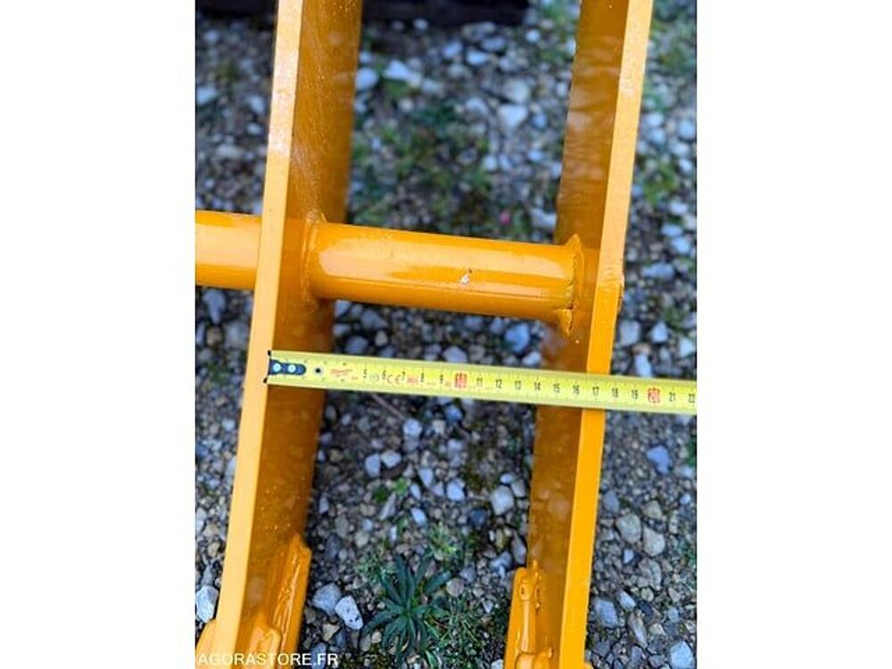 Pieces d&eacute;tach&eacute;es et accessoires Engins BTP  occasion 93100 Savignac