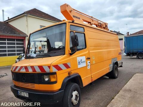 Engin de Chantier / BTP Engin de Chantier / BTP 2002 occasion M&acirc;con 93100