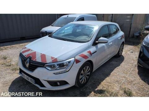 Annonce voiture Renault Mégane 2300 €