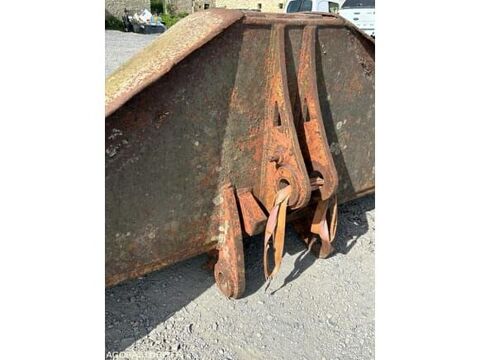 Pieces d&eacute;tach&eacute;es et accessoires Engins BTP  occasion 93100 Formigny La Bataille