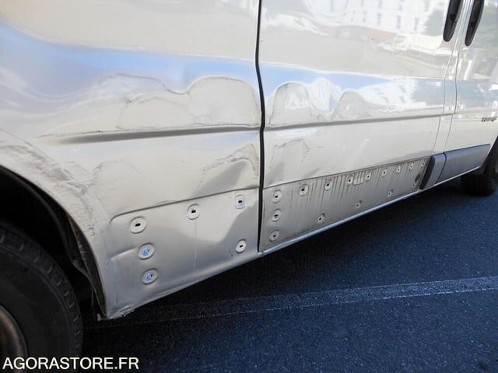 Trafic VF1JLBHHBSBY382505 occasion 93100 Blagnac