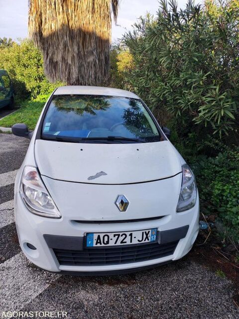 Clio Immat AQ-721-JX 2010 occasion 93100 Hy&egrave;res