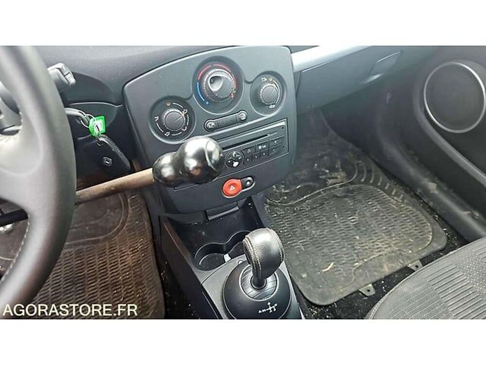 Clio VF1BR1F0544008131 occasion 93100 Moulins