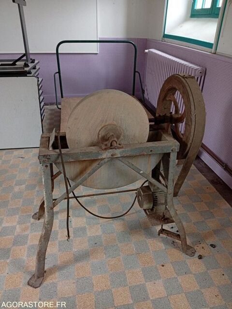 meule d'affutage - industrial equipment - metalworkin... 15 93100 Craon