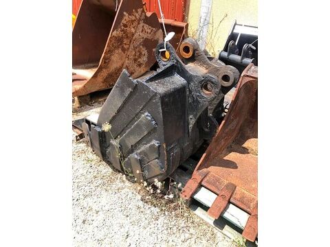 Pieces d&eacute;tach&eacute;es et accessoires Engins BTP  occasion 93100 Savignac