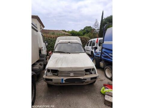 Annonce voiture Citroën Xsara 200 €