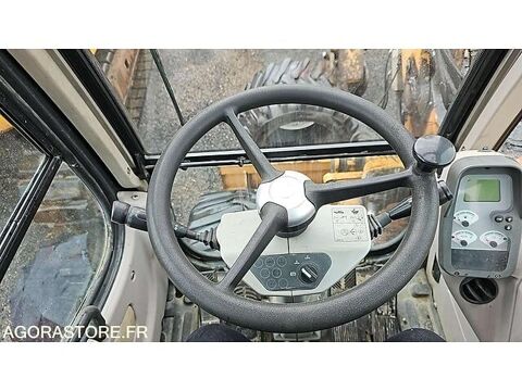 Tracto Pelle 2010 occasion 93100 Moulins