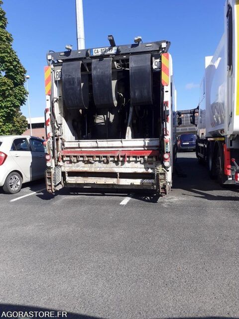 Camion magasin Camion magasin 2012 occasion Ch&acirc;tellerault 93100