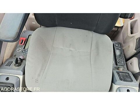 Tracto Pelle 2010 occasion 93100 Moulins