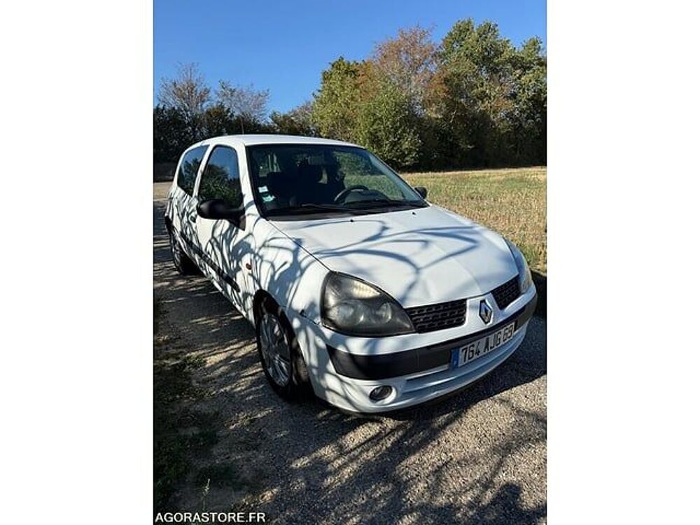 Clio VF1CBTJ0535065082 occasion 93100 Four