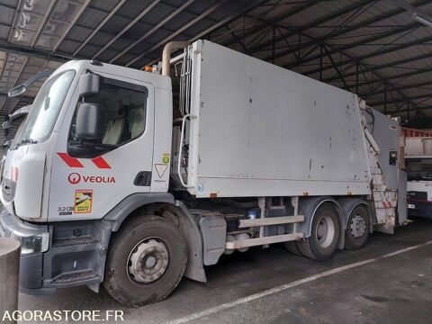 Camion magasin Camion magasin 2008 occasion Bayet 93100