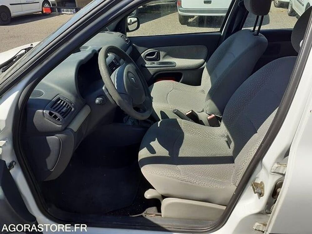 Clio VF1BB2DEF33991572 occasion 93100 Croissy-Beaubourg