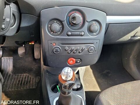 Clio VF1BR1G0H37509345 2007 occasion 93100 Mably