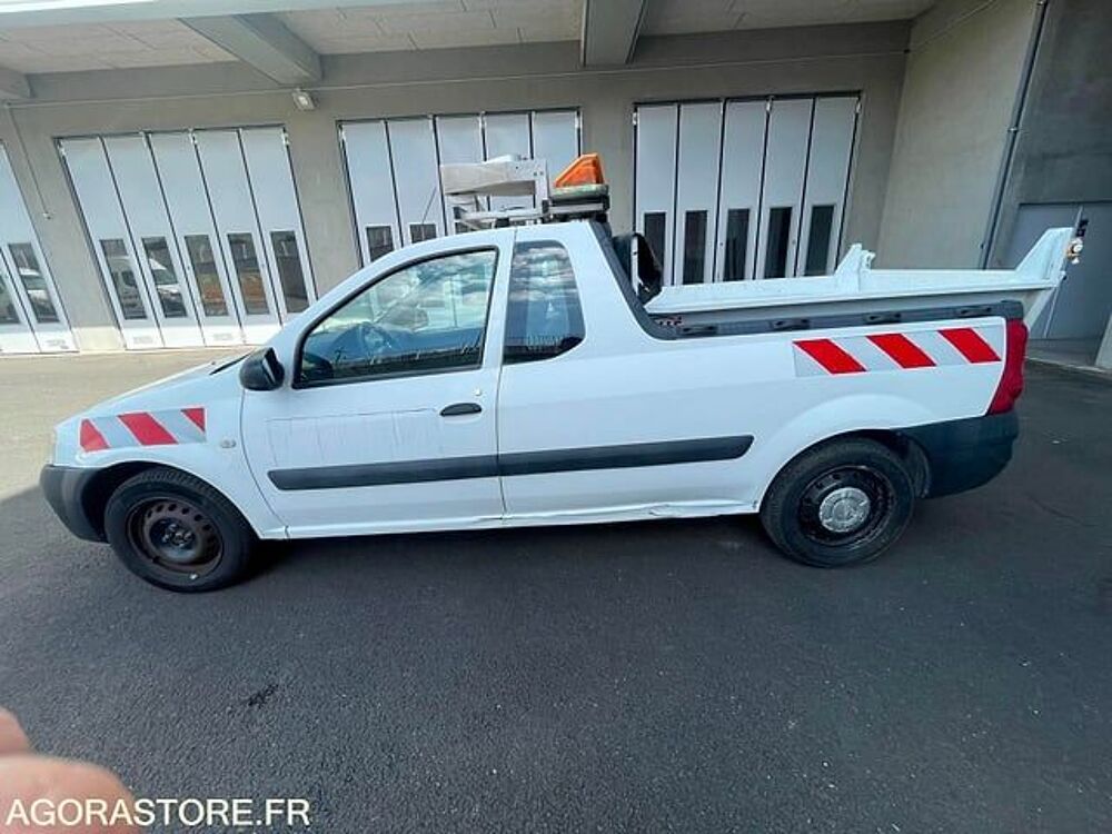 Logan UU1USD14546642121 occasion 93100 Rosny-Sous-Bois