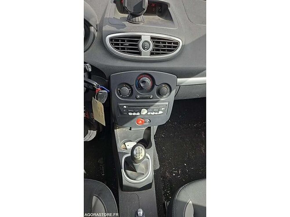 Clio VF1BR2V0H45423372 occasion 93100 Lamballe-Armor