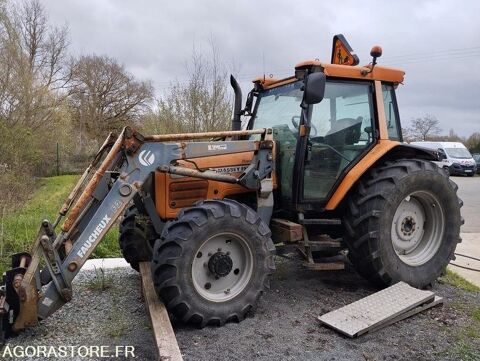 Tracteur agricole Tracteur agricole 2002 occasion Moz&eacute;-Sur-Louet 93100
