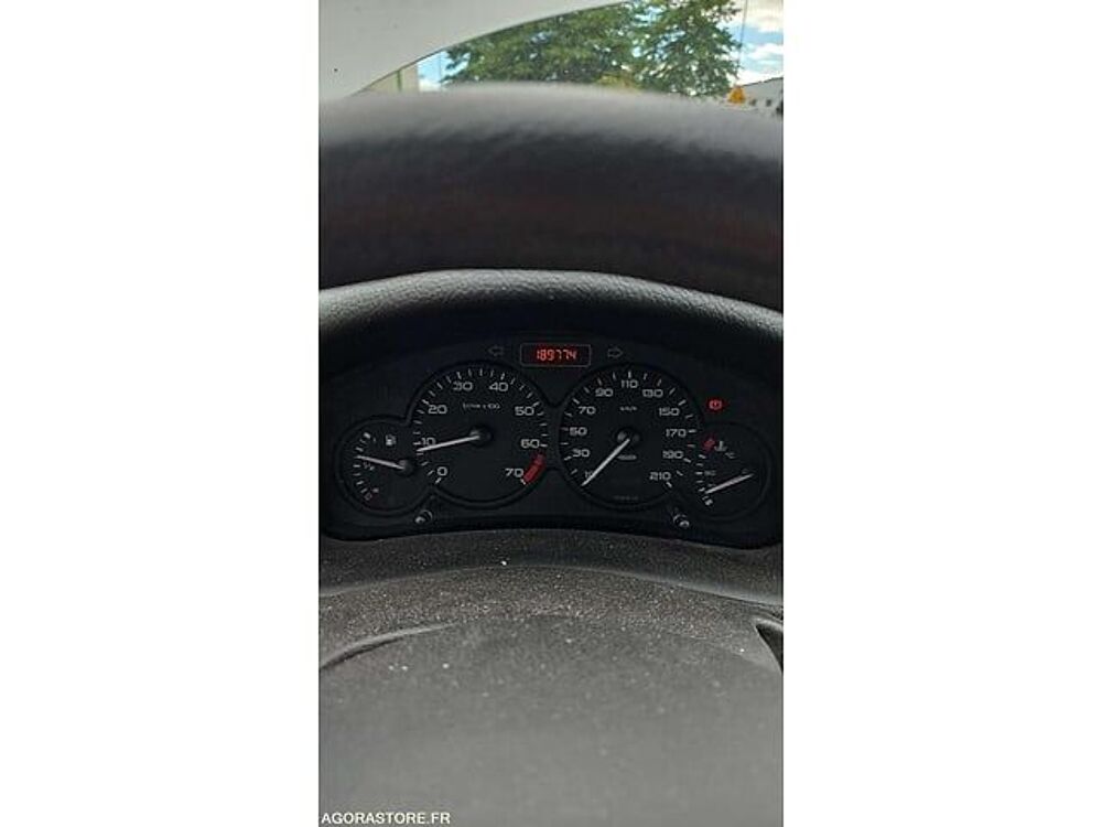 206 VF32AHFXF44052830 occasion 93100 Lamballe-Armor