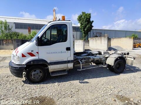 Annonce voiture Renault Master 5000 €