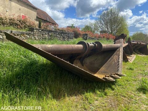 Utilitaire Pieces d&eacute;tach&eacute;es et accessoires Engins BTP  occasion Savignac 93100