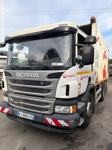 Camion magasin Camion magasin 2016 occasion Nanterre 93100