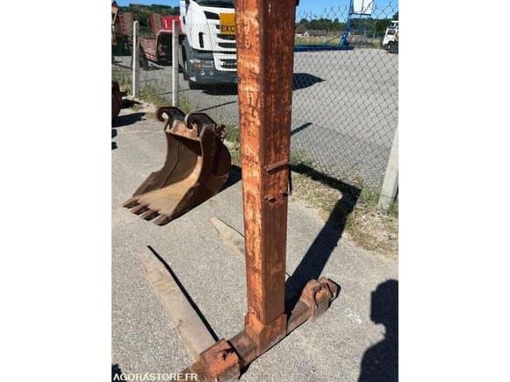 Pieces d&eacute;tach&eacute;es et accessoires Engins BTP  occasion 93100 Belmont-Tramonet