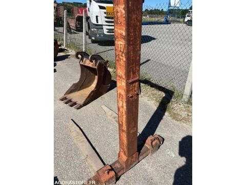 Utilitaire Pieces d&eacute;tach&eacute;es et accessoires Engins BTP  occasion Belmont-Tramonet 93100