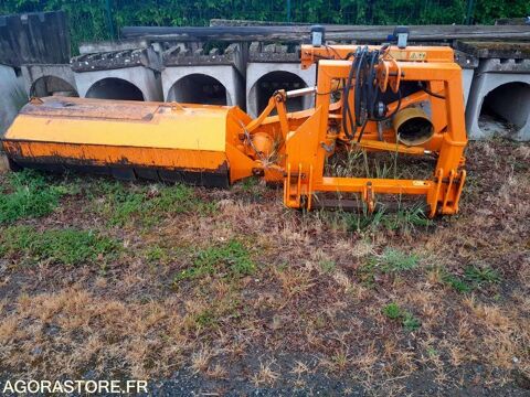 Mat&eacute;riel Agricole / Viticole Mat&eacute;riel Agricole / Viticole  occasion M&acirc;con 93100