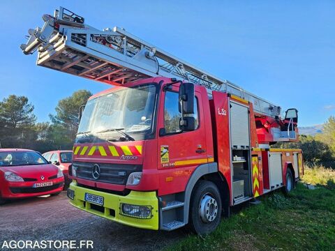 Camion magasin Camion magasin 2006 occasion Villeneuve-Loubet 93100