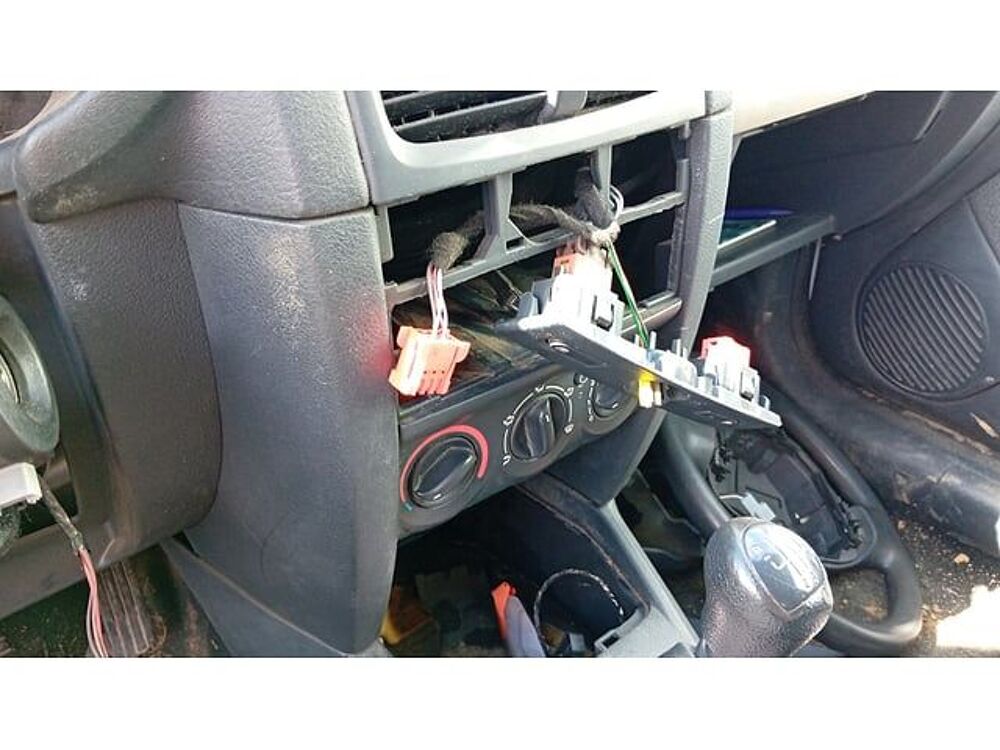 Clio VF1CB3KEF31261249 occasion 93100 Charleville-M&eacute;zi&egrave;res