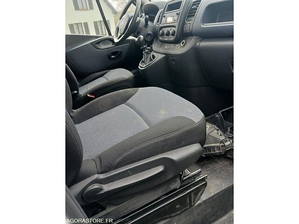 Vivaro W0LE7D605HV644784 occasion 93100 Hattmatt
