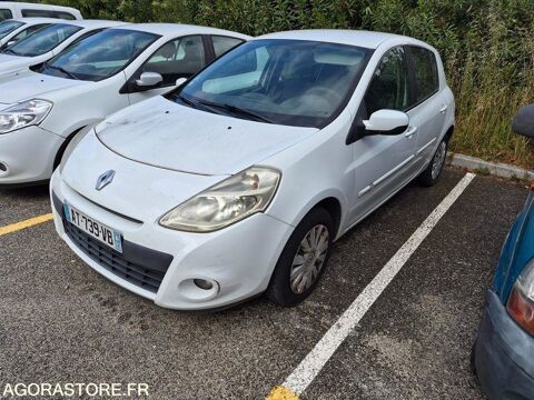 Clio Immat : AT-739-VB 2010 occasion 93100 Hy&egrave;res