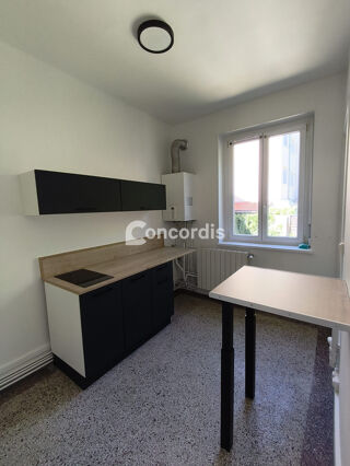 Appartement à louer 1 pièce 27 m²