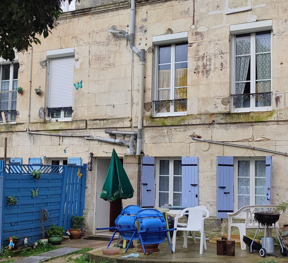Vente Immeuble Maison composée de 6 appartements située à SAINTES Saintes