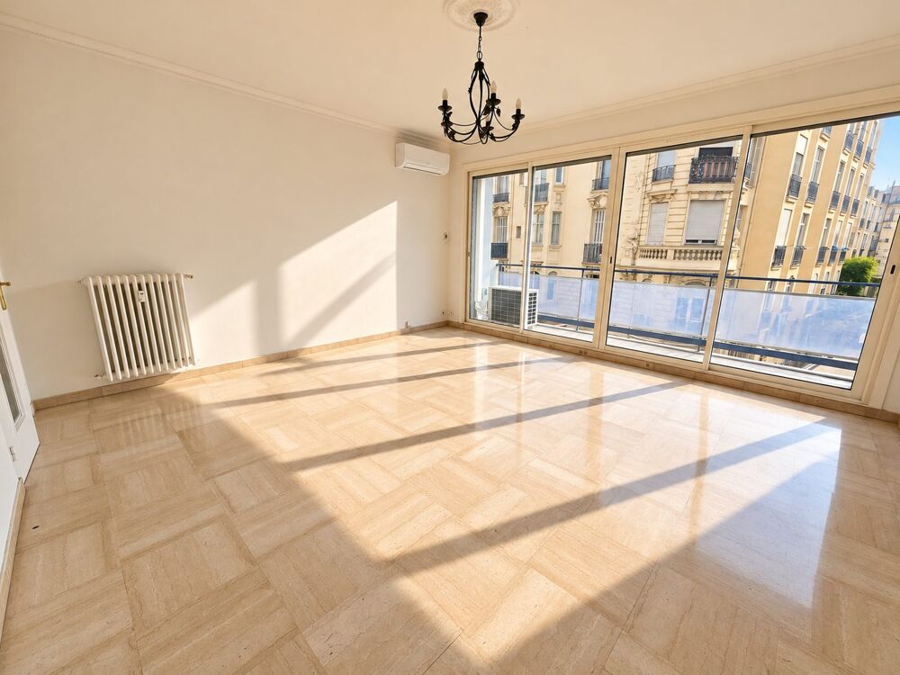 Location Appartement Centre ville : 3 pièces de 76m² avec large balcon sud au calme Nice