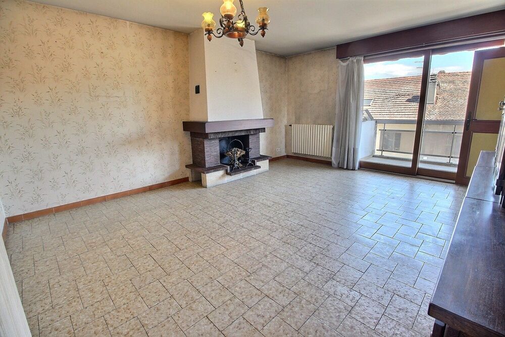 REIGNIER CENTRE  Grand appartement T6 en duplex de 128.18 m²