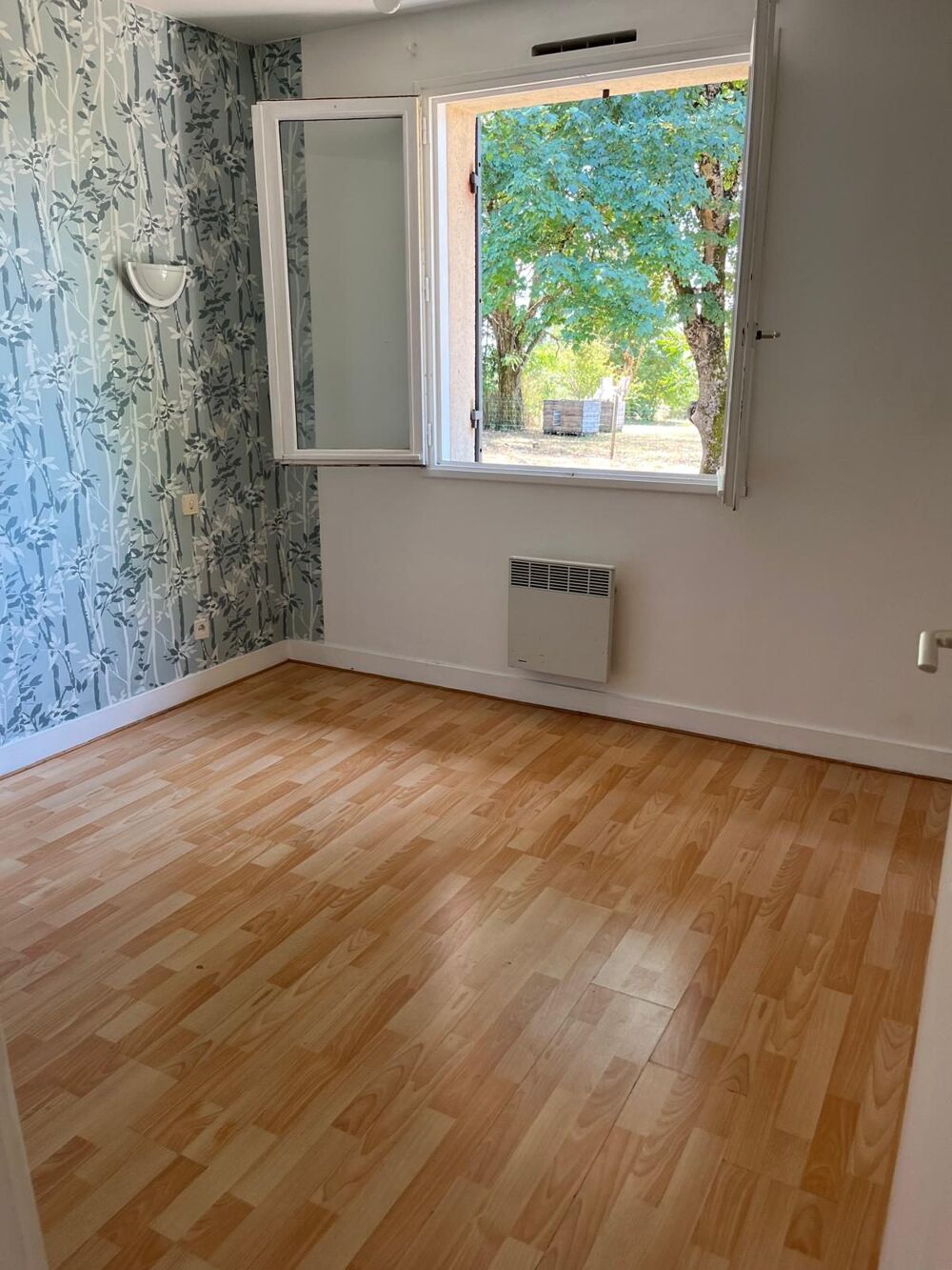 Vente Maison Maison 3 chambres plein- pied avec joli jardin Faux