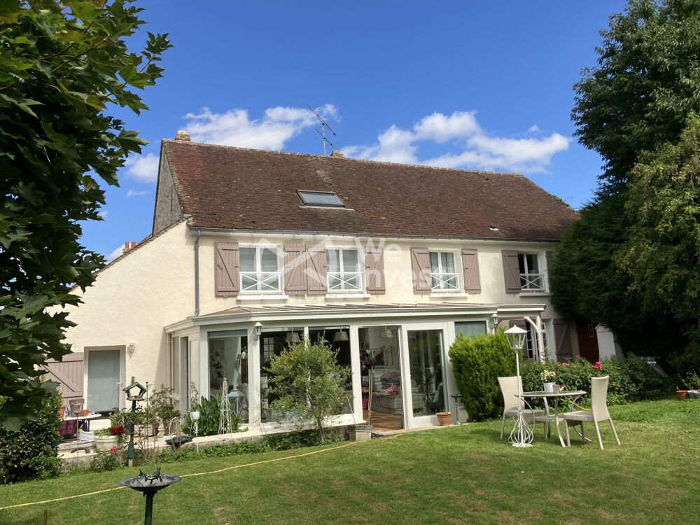 GRANDE MAISON AVEC JARDIN