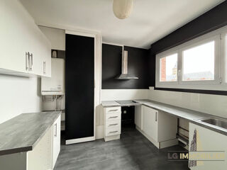  Appartement à louer 4 pièces 90 m²