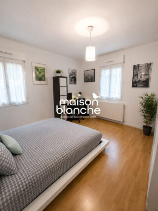  Maison à louer 6 pièces 160 m²