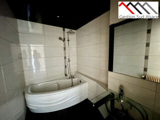  Appartement à louer 4 pièces 74 m²