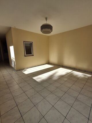  Appartement à louer 1 pièce 64 m²