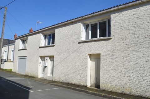   Maison de ville avec beaux volumes et potentiel � Thouars Maison - 5 pi�ce(s) - 111 m�