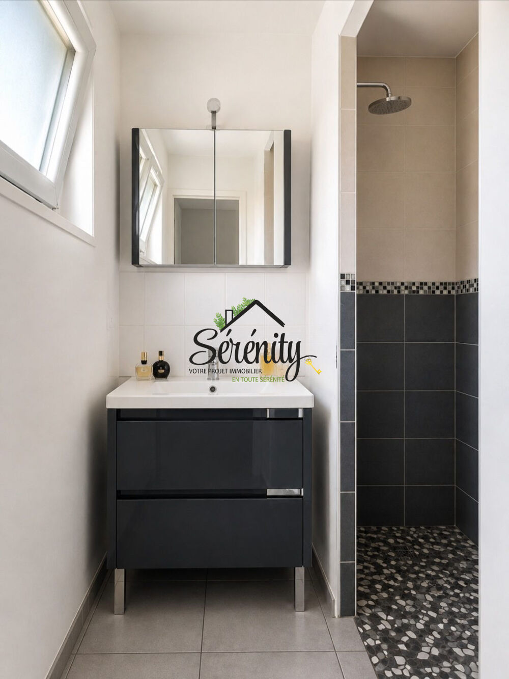 Maison de Ville, Semie-Mitoyenne, entièrement rénovée, 131 m2