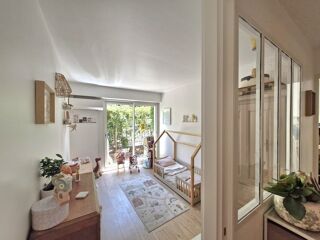  Appartement à louer 3 pièces 80 m²