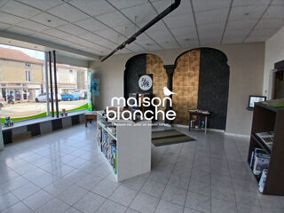  Immeuble � vendre 326 m�